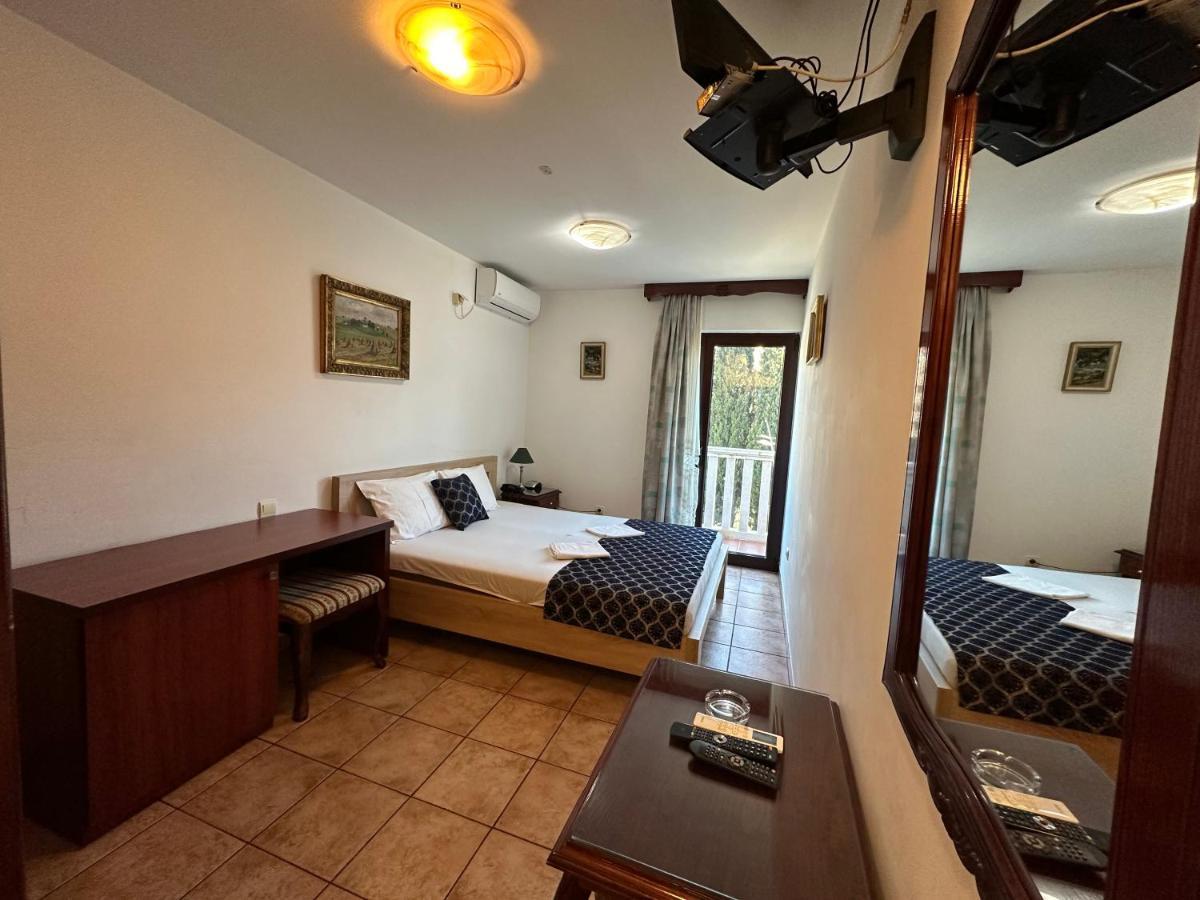 Beatrix Lux Hotel Будва Экстерьер фото